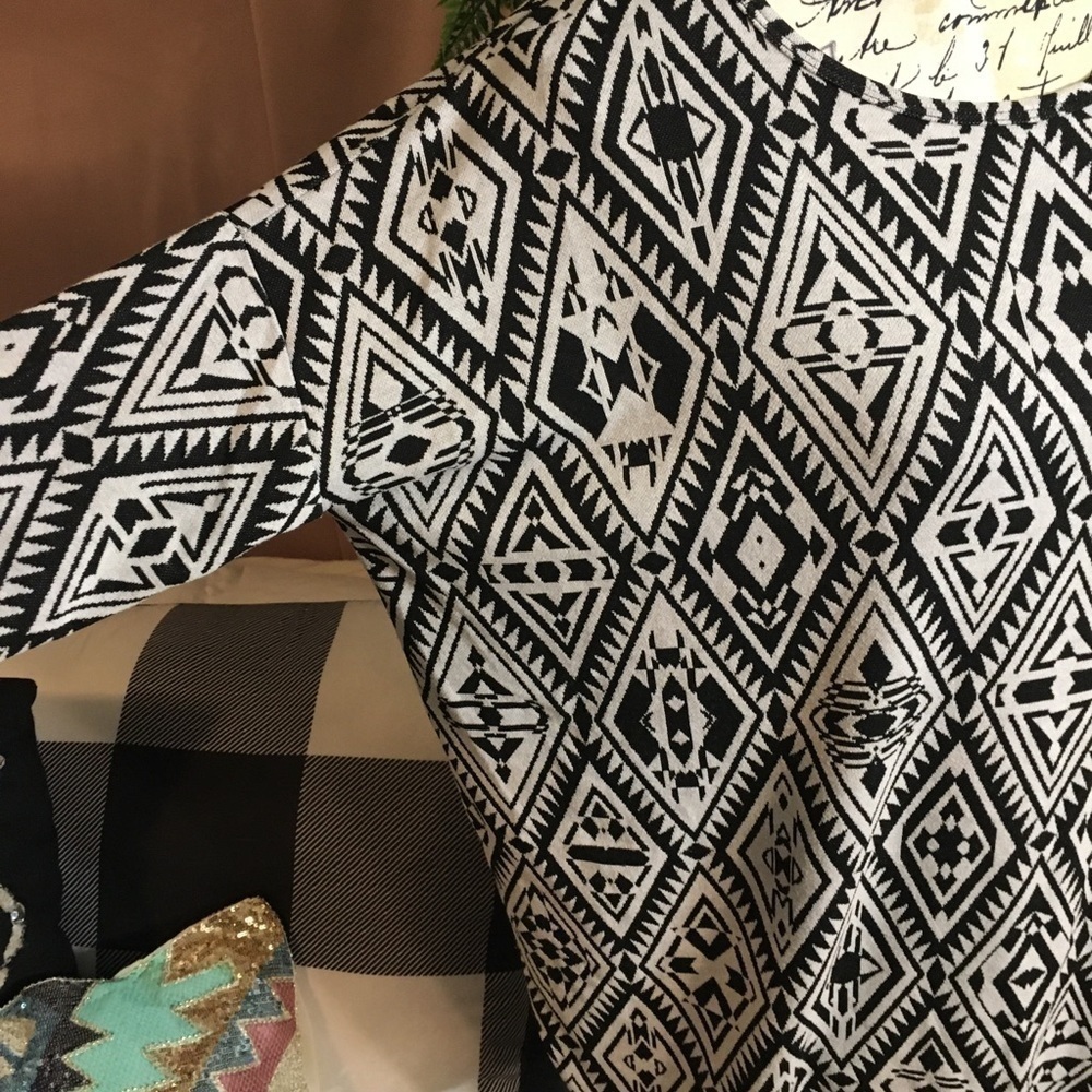 LuLaRoe drop shoulder tribal print top